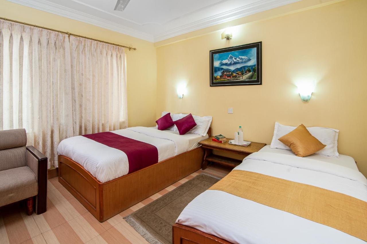Hotel Yeti Pokhara Zimmer foto
